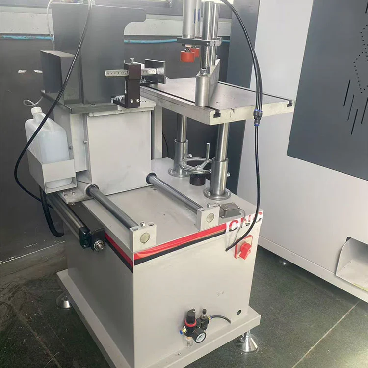 Fresadora de extremo de aluminio CNC de 3+1 ejes para parteluz de ventana con rotura de puente térmico