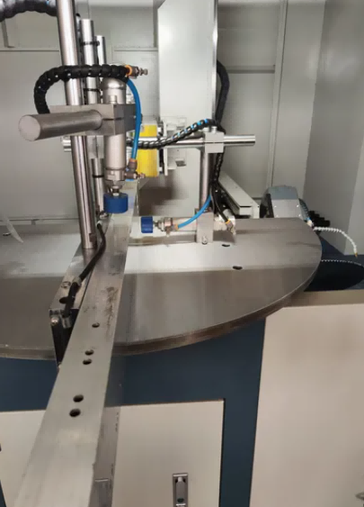 Sierra hidráulica de muescas para muros cortina de alta resistencia para perfiles de aluminio de paredes gruesas