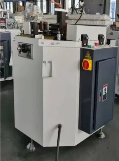 Máquina combinadora de esquinas de perfil de aluminio de cabezal único hidráulica de alta resistencia (altura de prensado de 100 mm)