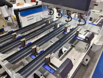 Perforadora de muro cortina de aluminio CNC de precisión de 4 cabezales